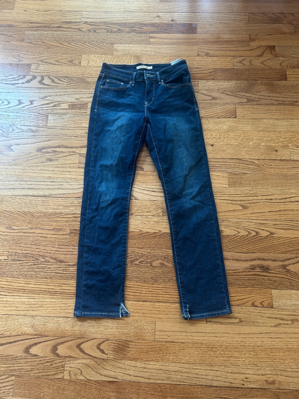 Levi Strauss and Co Classic Mid Rise Skinny Jeans Size 4